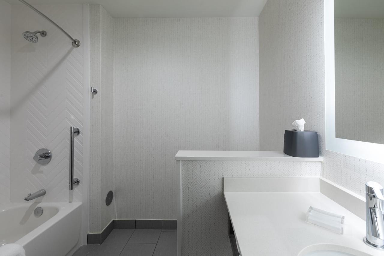 Holiday Inn Greenville - Woodruff Road By Ihg Kültér fotó