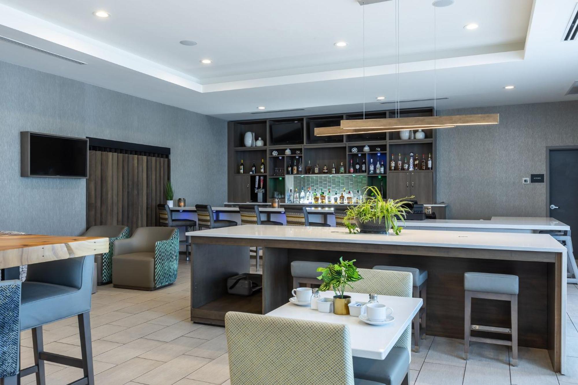 Holiday Inn Greenville - Woodruff Road By Ihg Kültér fotó