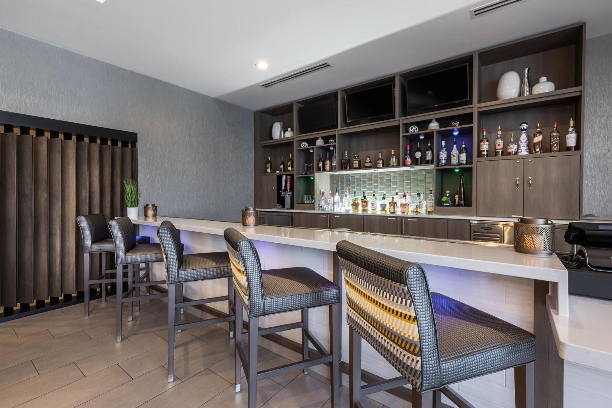 Holiday Inn Greenville - Woodruff Road By Ihg Kültér fotó